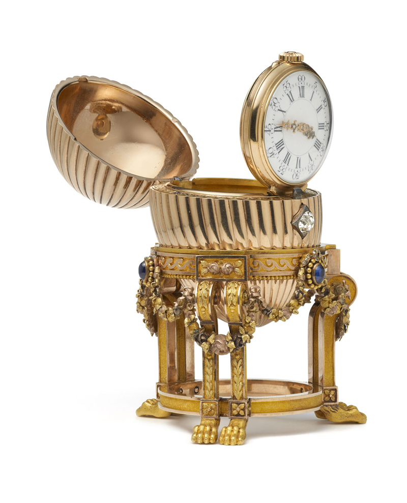 Uovo d'oro con orologio Fabergé