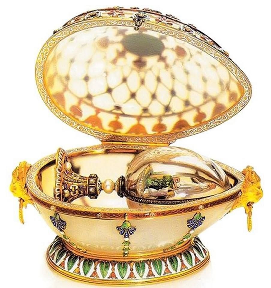 Uovo sul cocchio con cherubino Fabergé