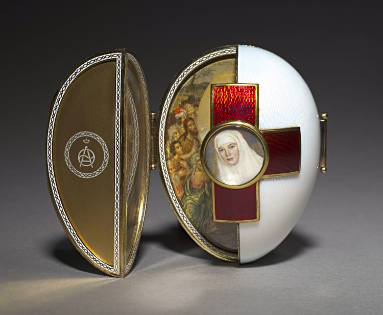 Uovo sul cocchio con cherubino Fabergé